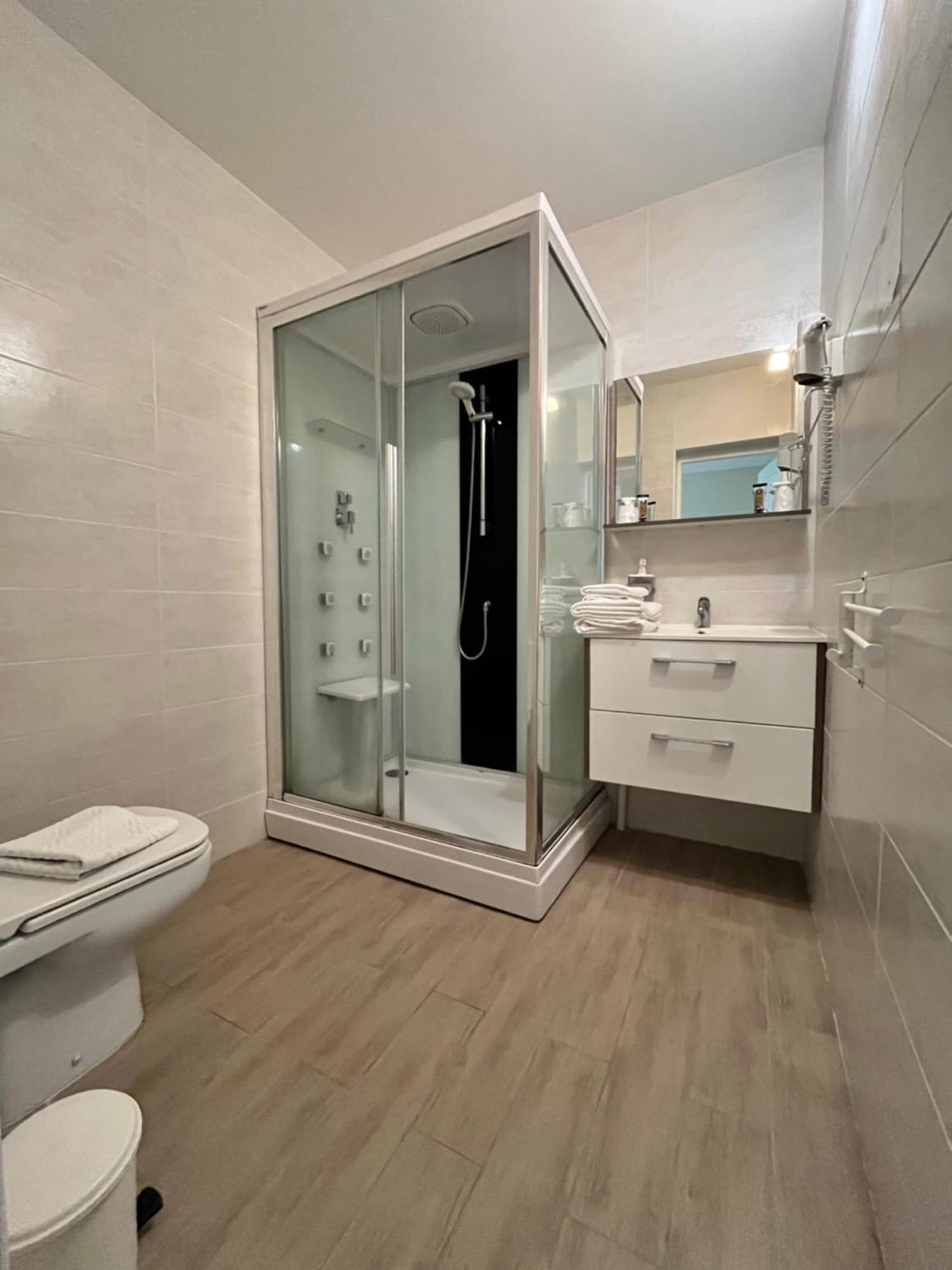 L'art Vin Hotel Saint-Aigulin